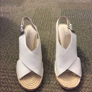 NEVER WORN Caslon Wedges